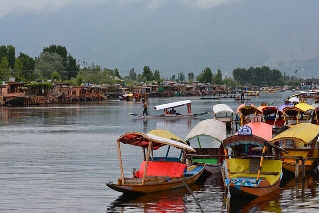 Kashmir-Taxis - Joyous Kashmir Tour Package with Shikara Ride on Dal Lake